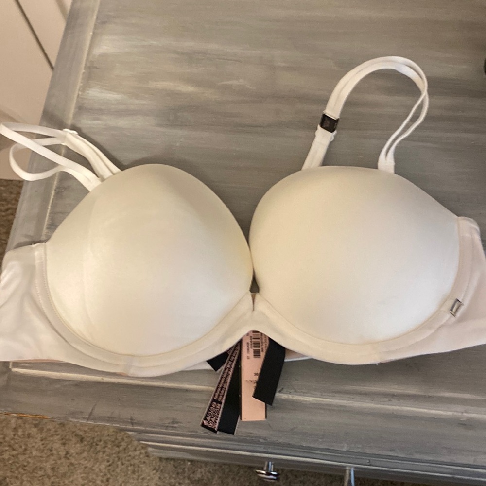 Brand new Victorias Secret white bra with removable straps in size 36C